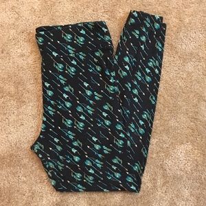 Lularoe BLACK arrow leggings 